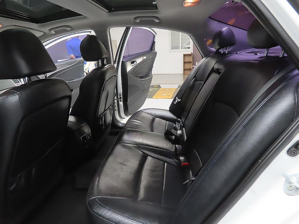 HYUNDAI Sonata 2012 Blanco - Importación desde Corea - HF Imports Iquique - Foto 9