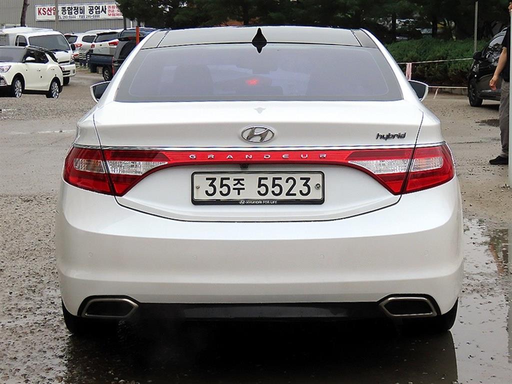 HYUNDAI Grandeur - Vista 4