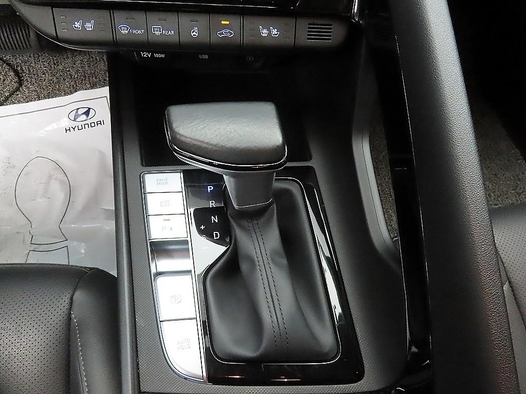 HYUNDAI Avante - Vista 10