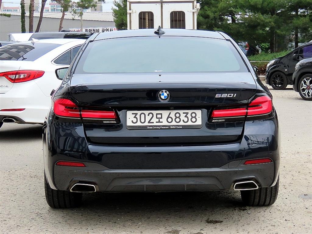 BMW 5 Series - Vista 4