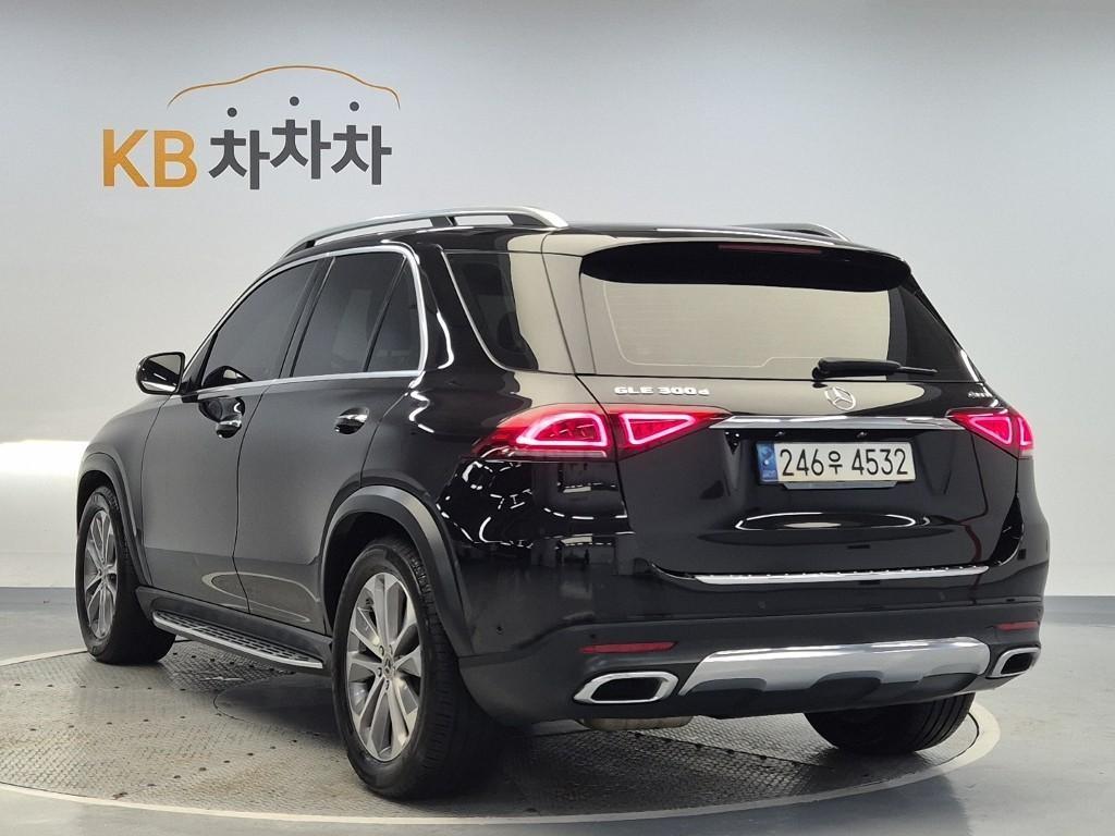 Mercedes Benz GLE Class - Vista 2