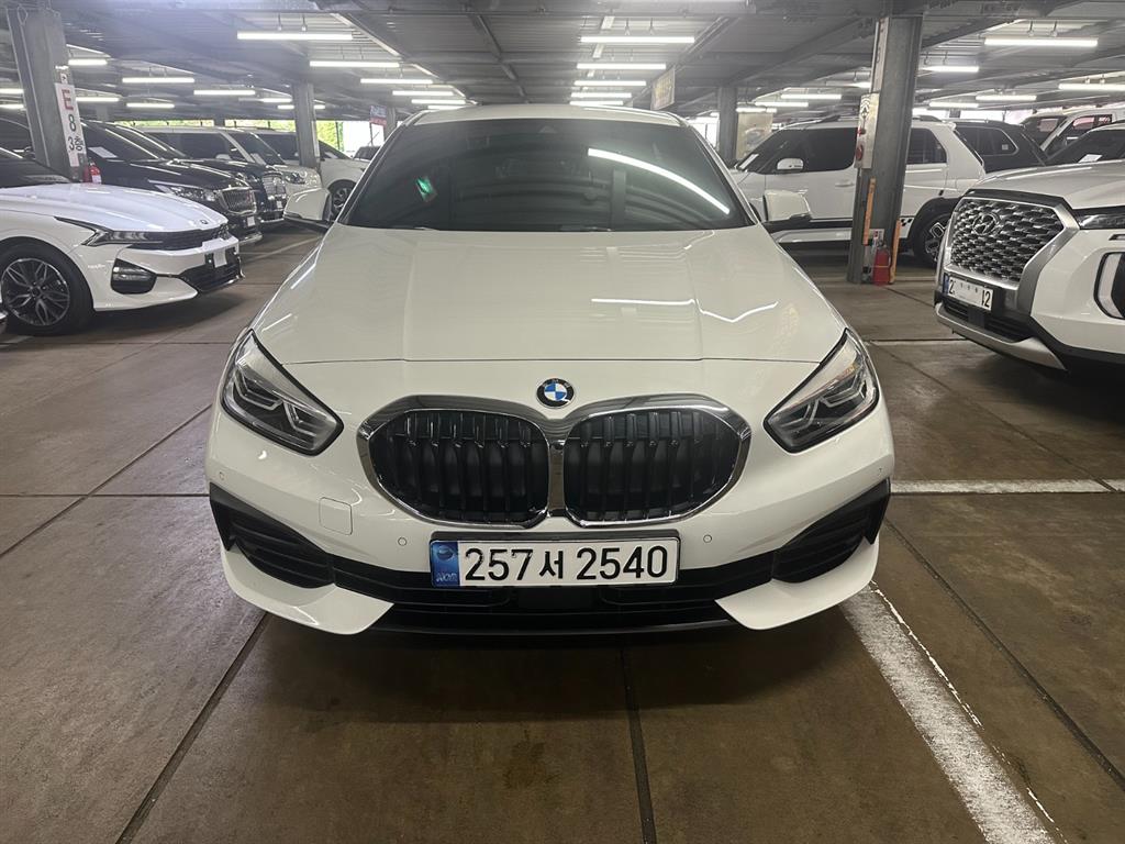 BMW 1 series 2022 Blanco - Importación desde Corea - HF Imports Iquique - Foto 1