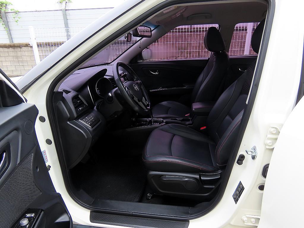 Ssangyong Tivoli - Vista 5
