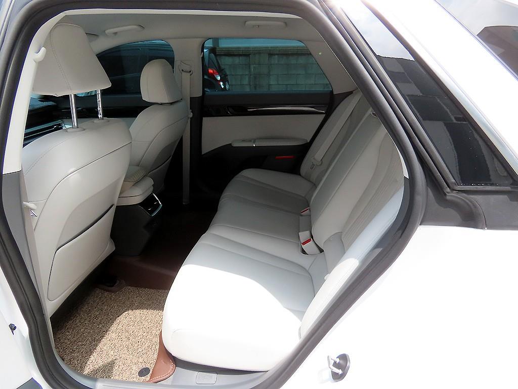 HYUNDAI Grandeur - Vista 6