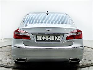 HYUNDAI Genesis - Vista 6