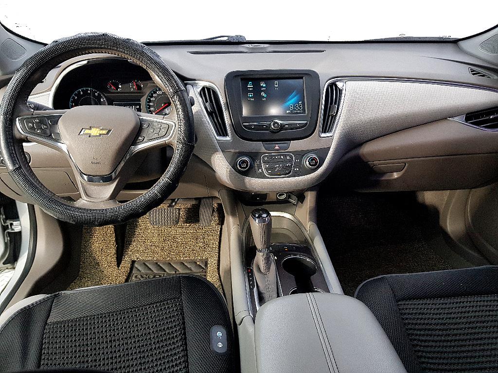 Chevrolet Malibu - Vista 5