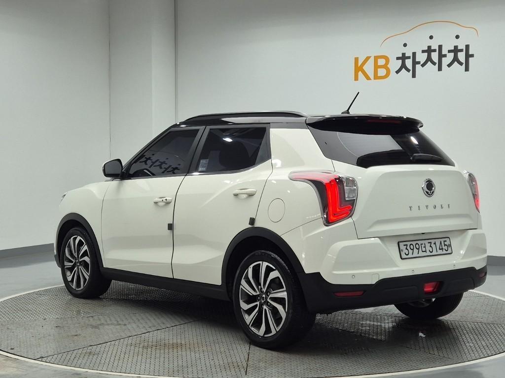 Ssangyong Tivoli - Vista 2