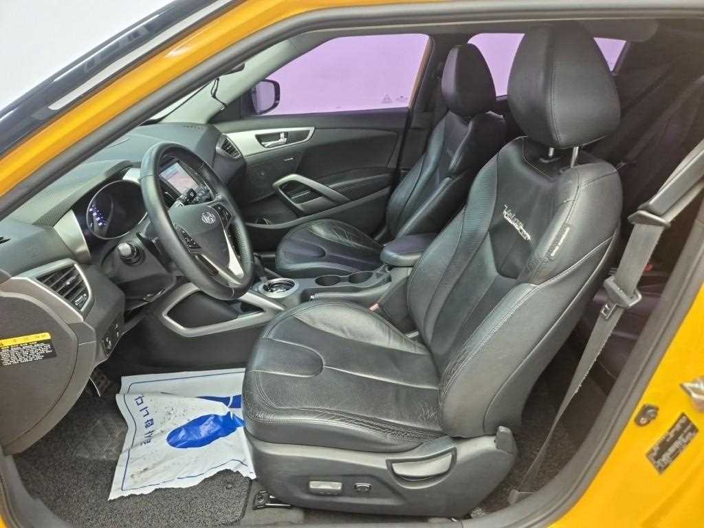 HYUNDAI Veloster - Vista 11