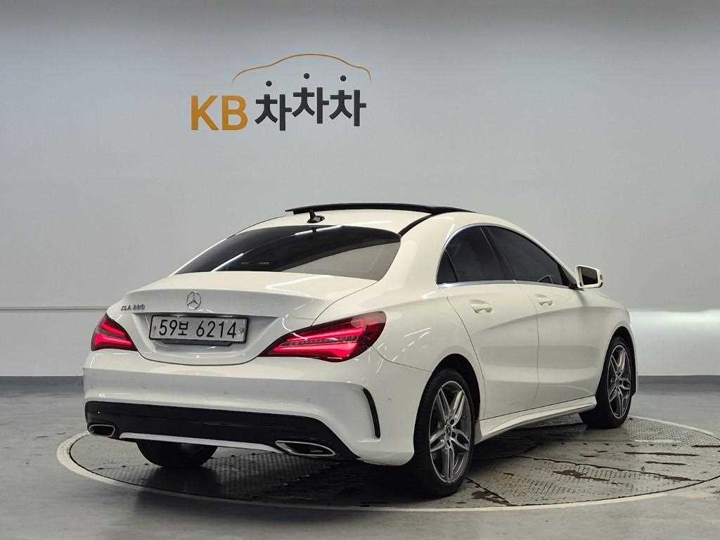 Mercedes Benz CLA Class - Vista 3