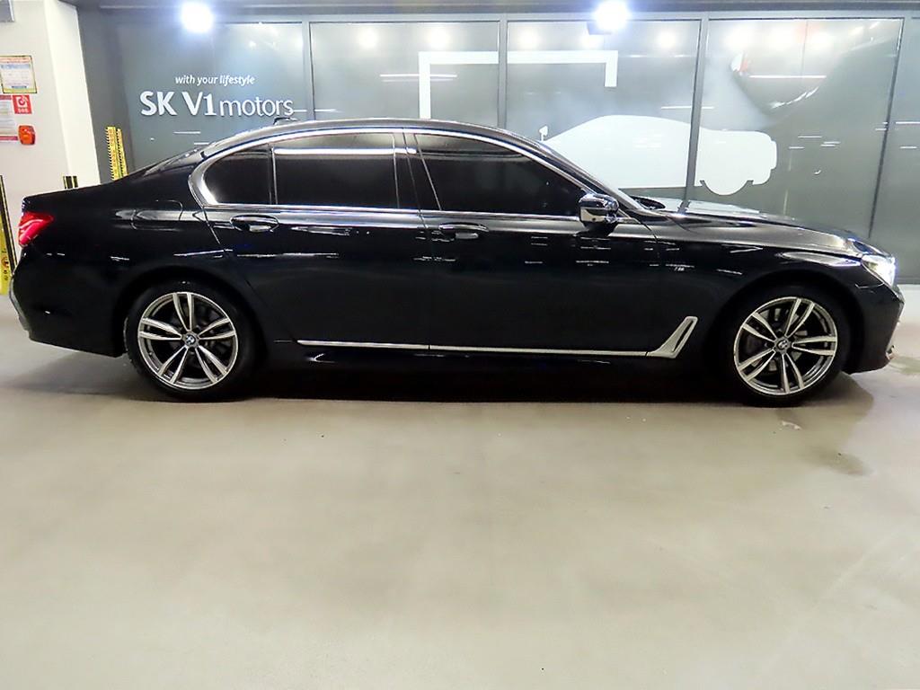 BMW 7 Series - Vista 3