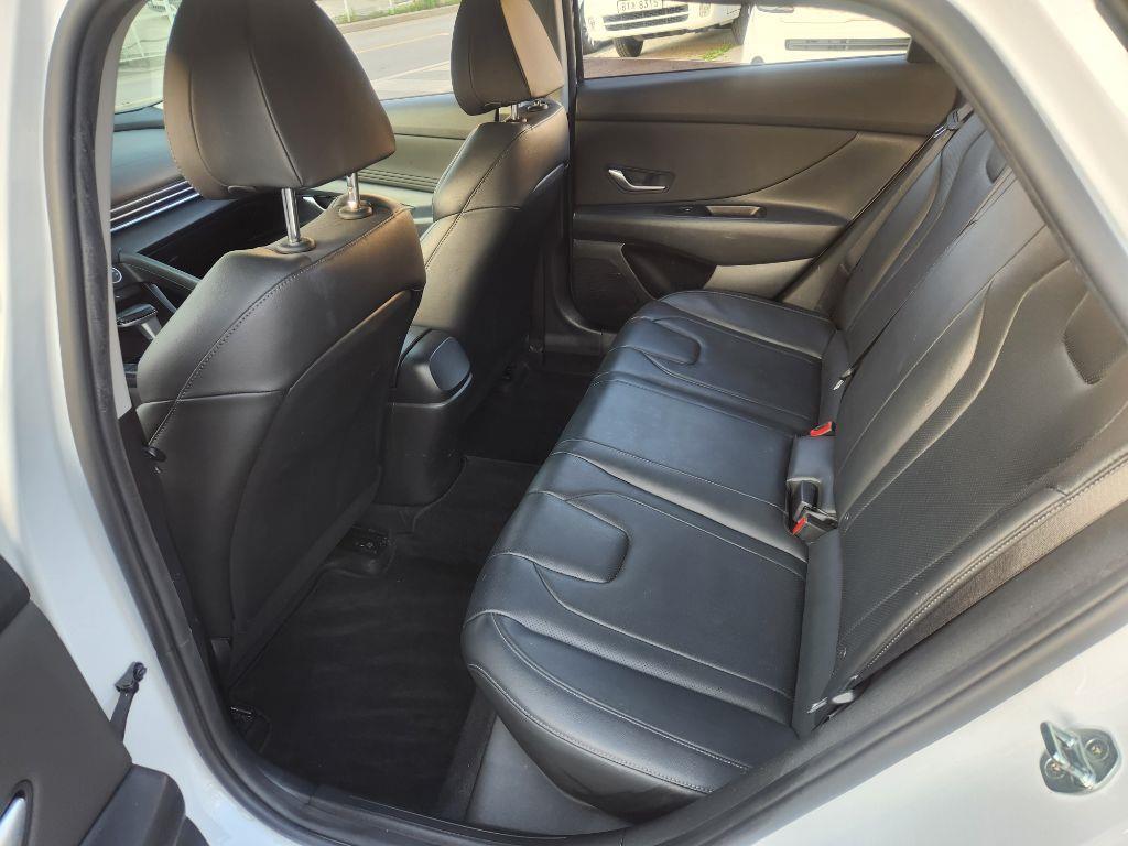 HYUNDAI Avante - Vista 8
