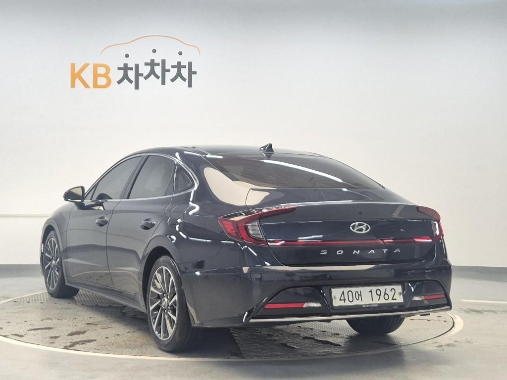 HYUNDAI Sonata - Vista 2