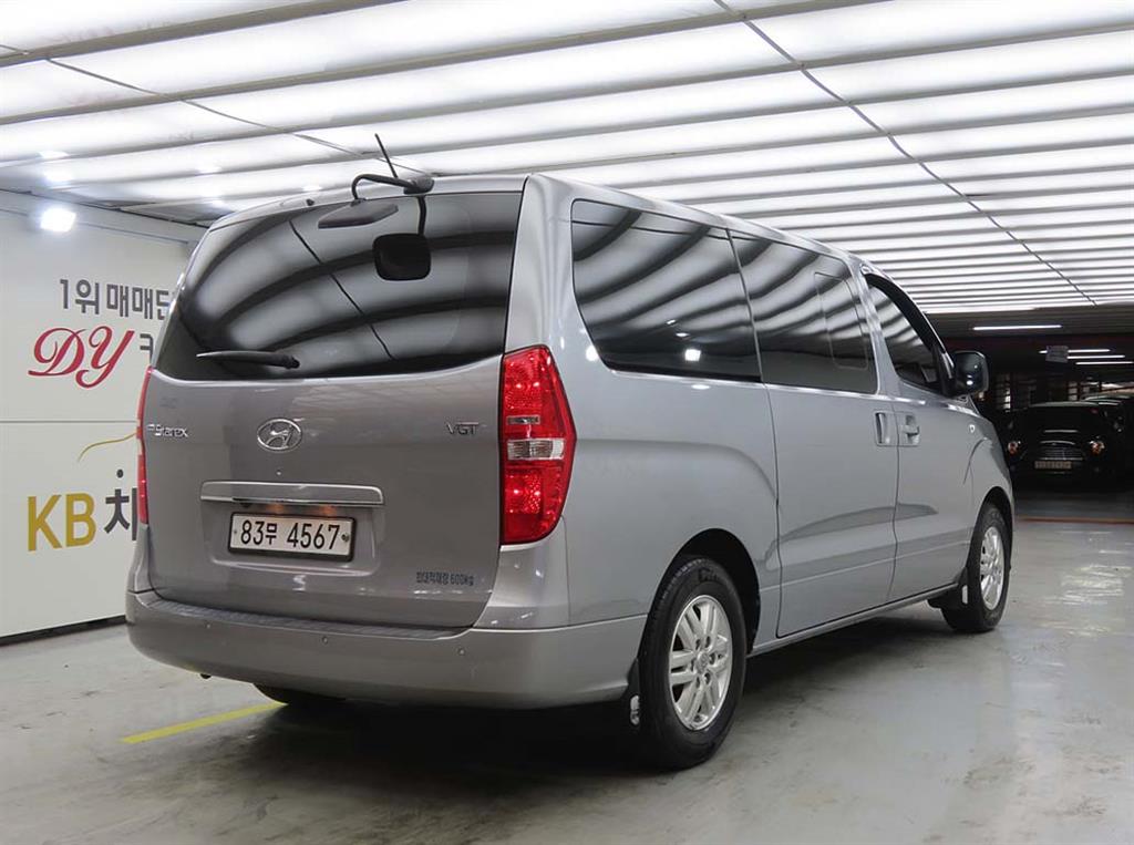HYUNDAI Starex - Vista 4