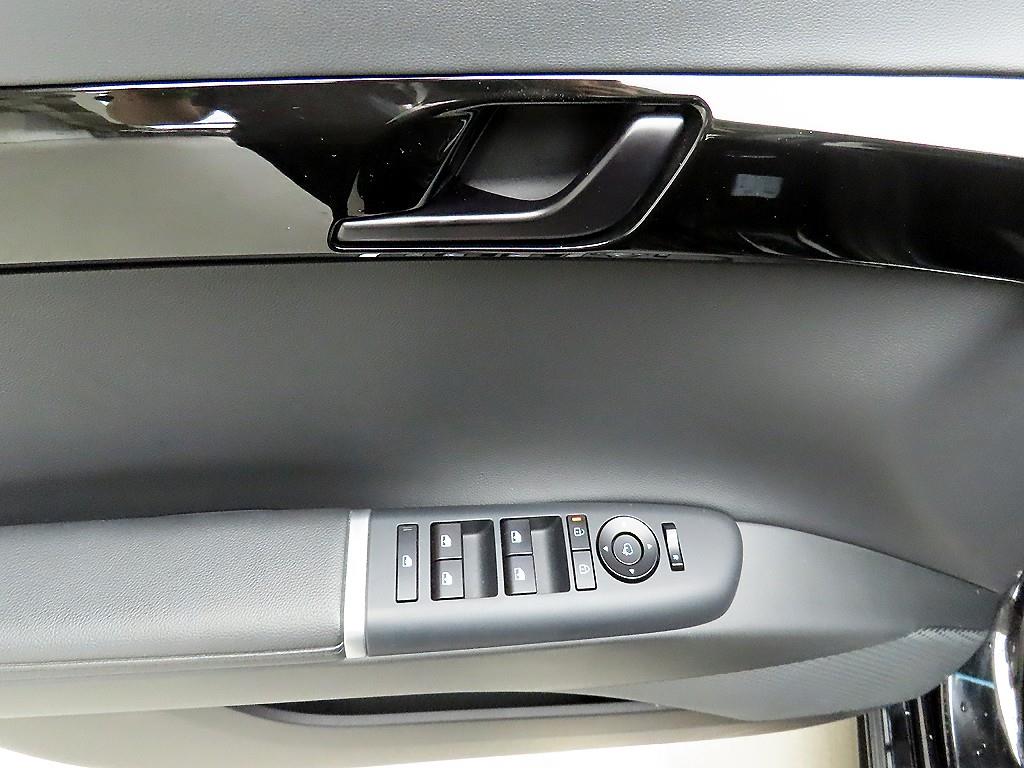 HYUNDAI Grandeur - Vista 11