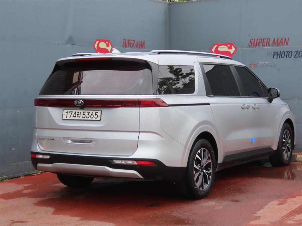 KIA Carnival - Vista 5