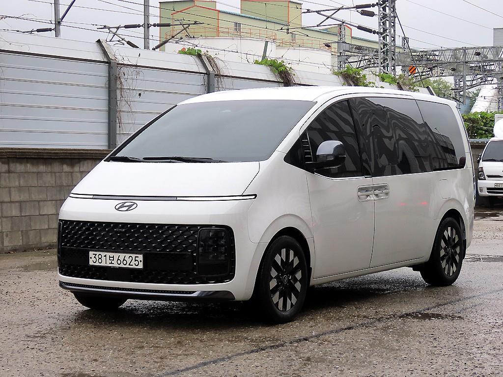 HYUNDAI Staria - Vista 2