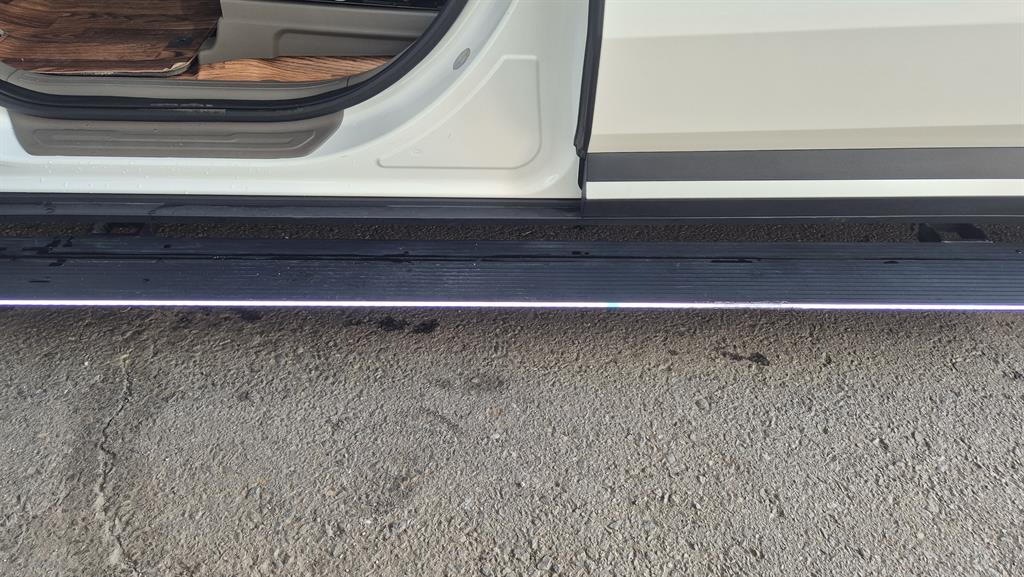 KIA Carnival - Vista 12