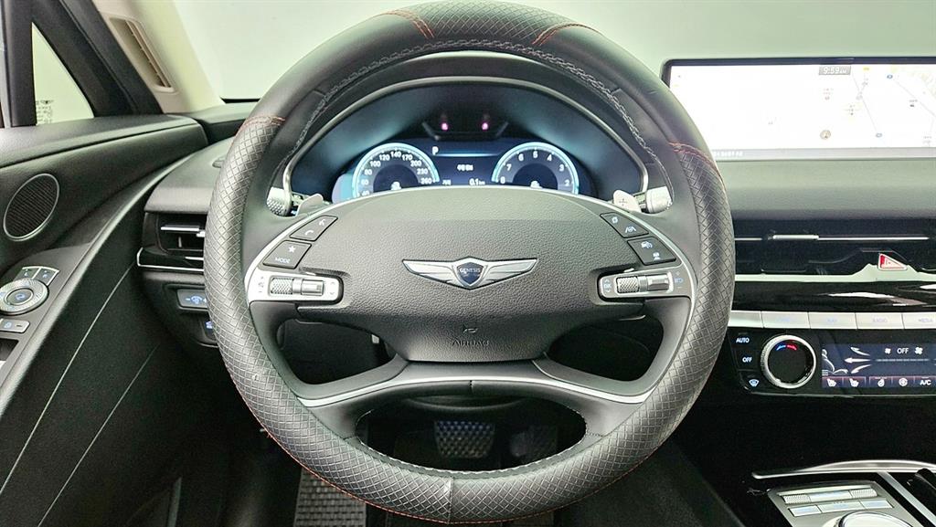 Genesis G80 - Vista 10
