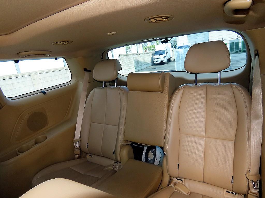 KIA Carnival - Vista 7