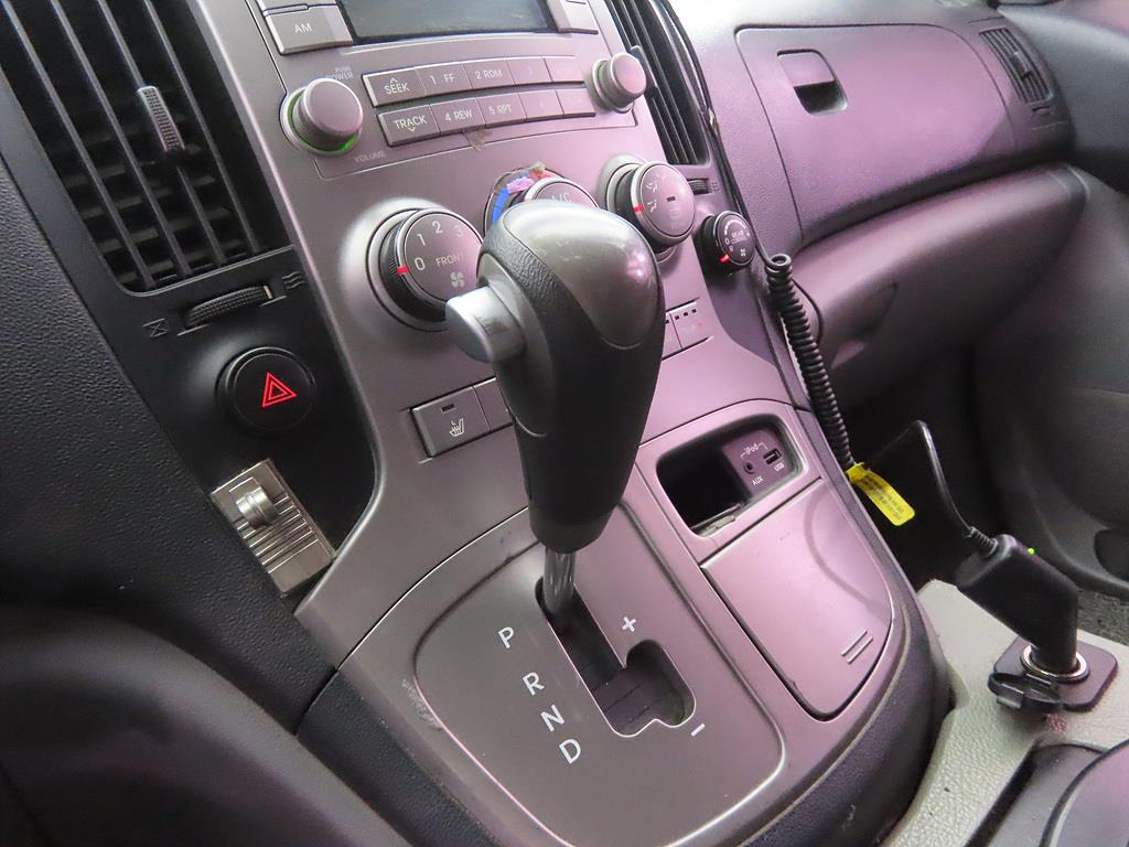 HYUNDAI Starex - Vista 12
