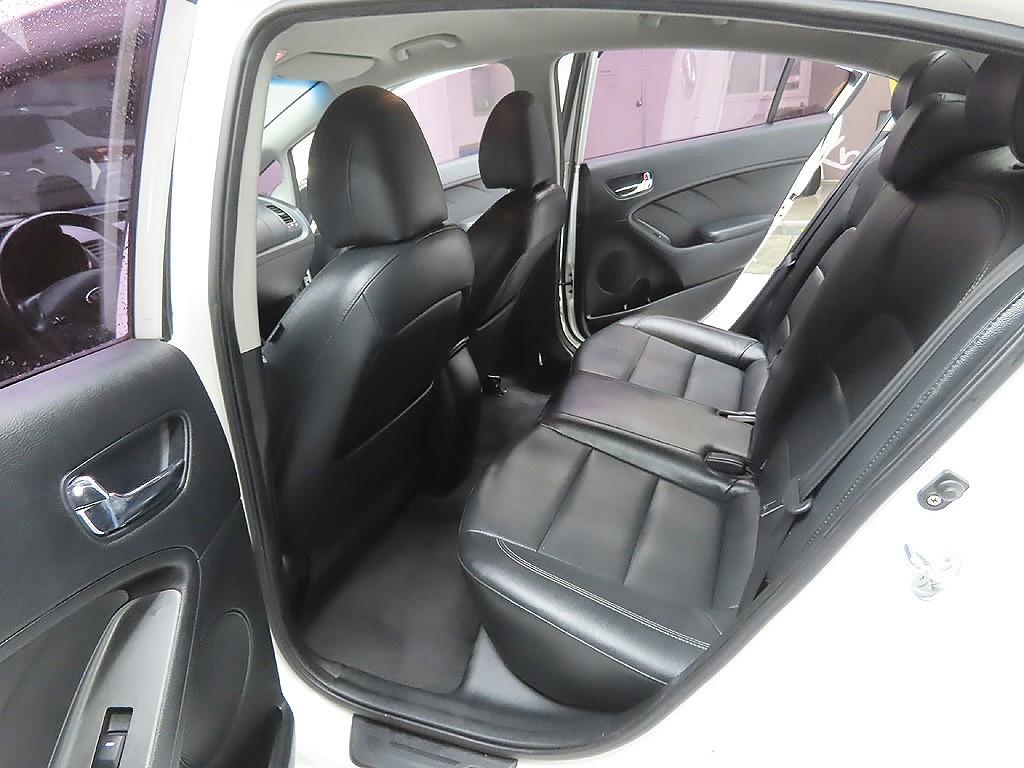 KIA K3 2013 Blanco - Importación desde Corea - HF Imports Iquique - Foto 8