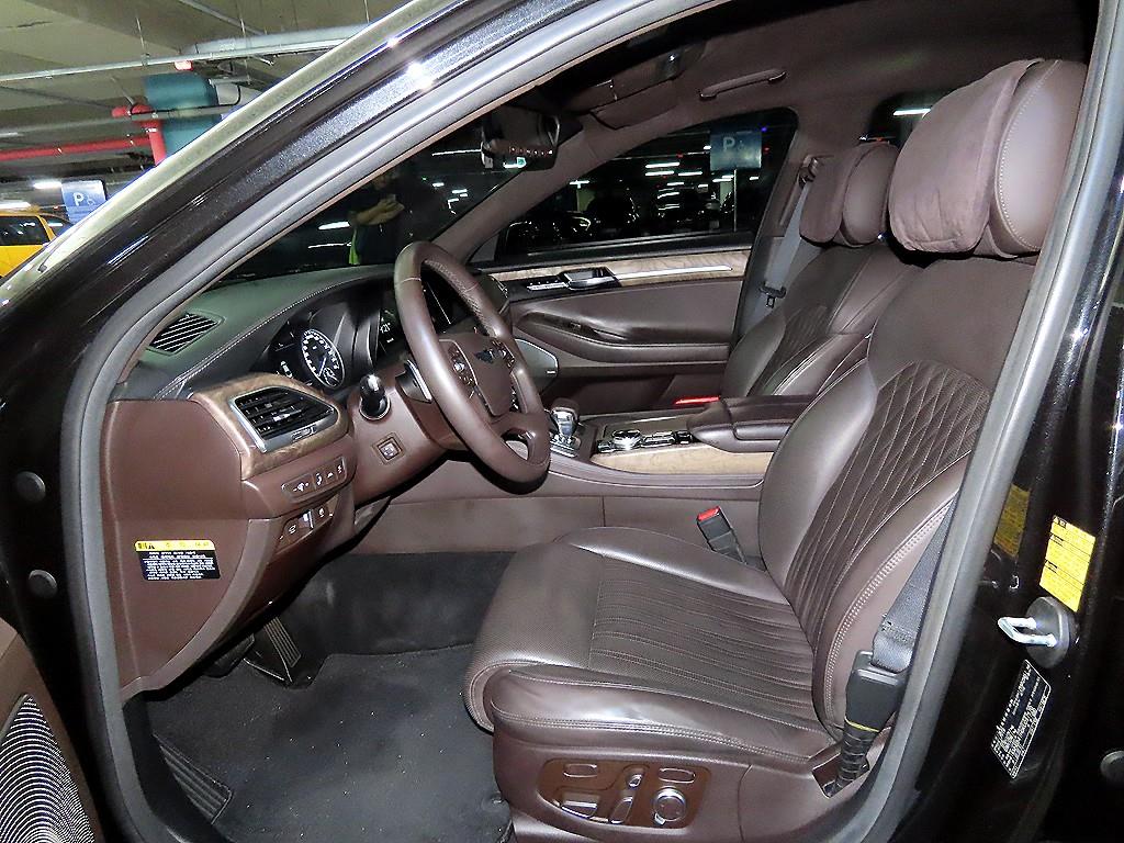 Genesis G90 - Vista 6
