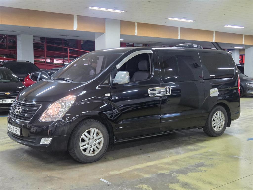 HYUNDAI Starex 2018 Negro - Importación desde Corea - HF Imports Iquique - Foto 1