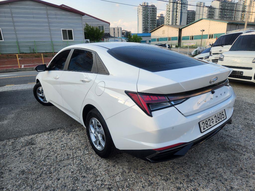 HYUNDAI Avante - Vista 4