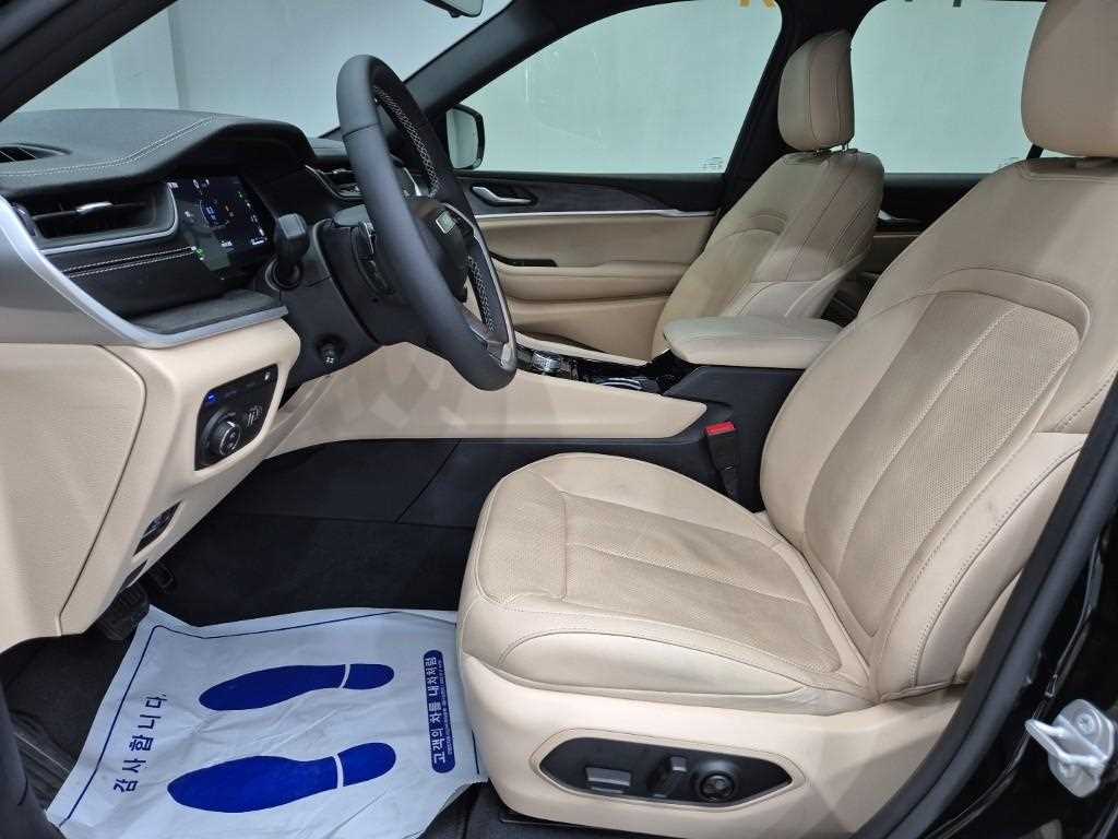 Jeep Cherokee - Vista 11