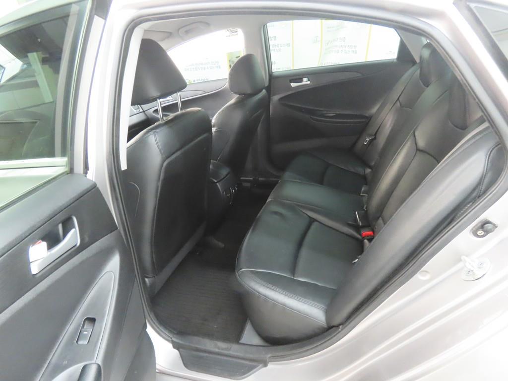 HYUNDAI Sonata - Vista 6