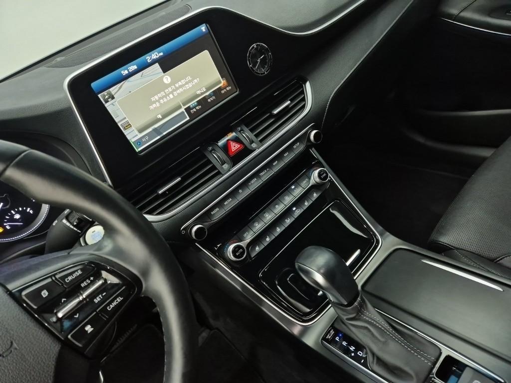 HYUNDAI Grandeur - Vista 10