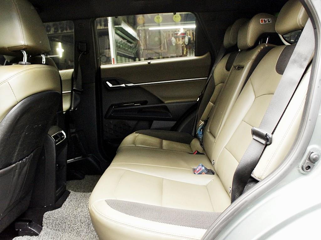 Ssangyong Torres - Vista 11