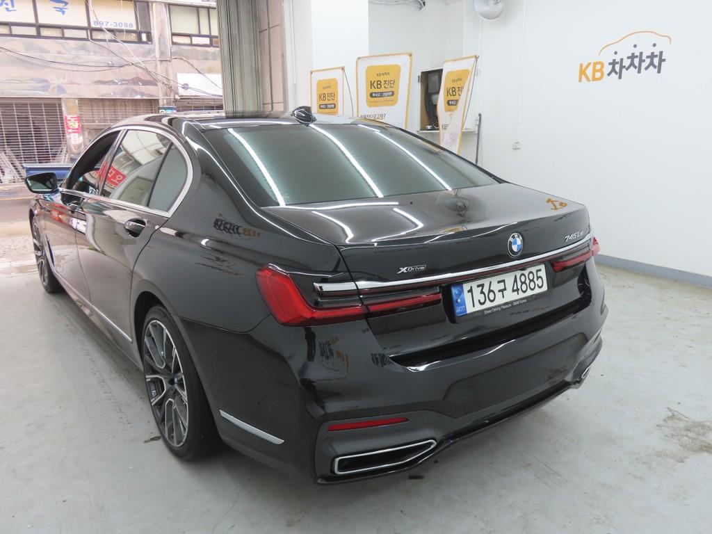 BMW 7 Series - Vista 4