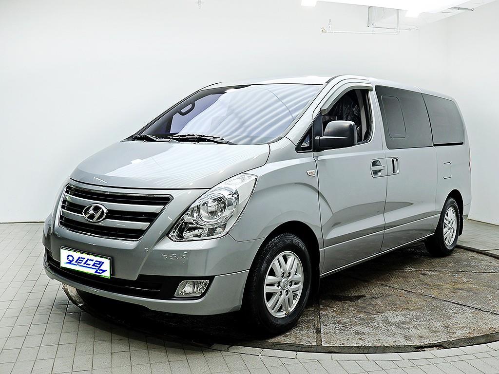 HYUNDAI Starex - Vista 3