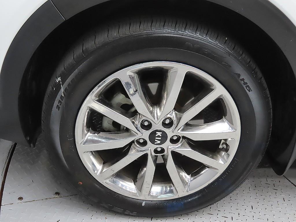 KIA Sorento - Vista 9