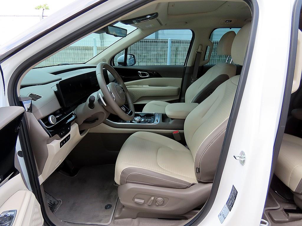KIA Carnival - Vista 5