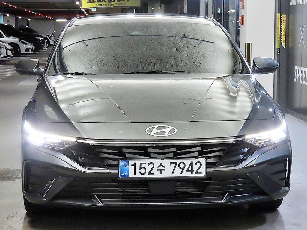 HYUNDAI Avante - Vista 2