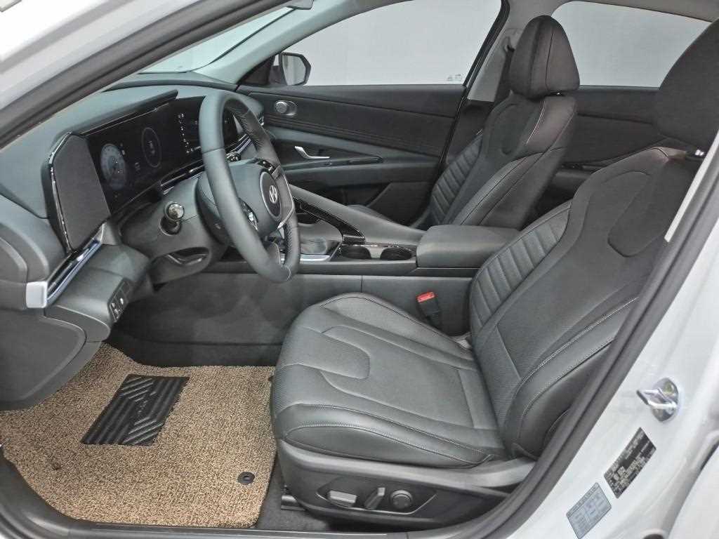 HYUNDAI Avante - Vista 11