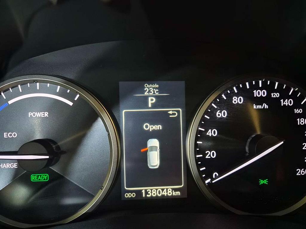 Lexus NX - Vista 9