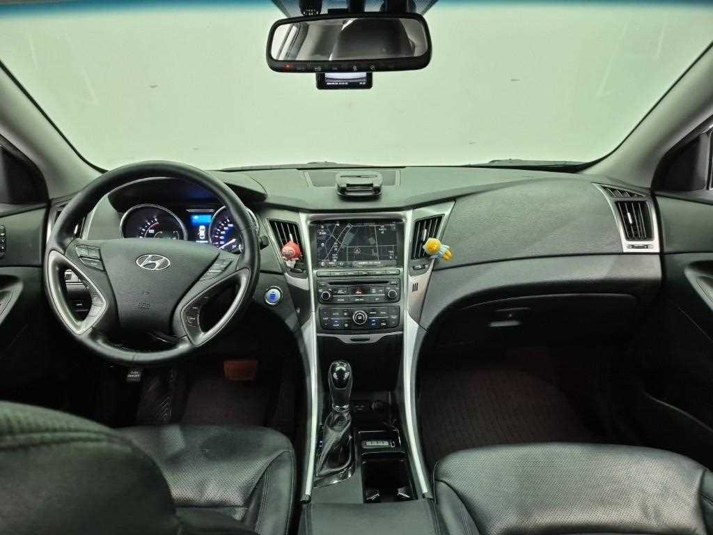 HYUNDAI Sonata - Vista 7