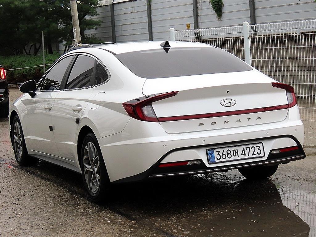 HYUNDAI Sonata - Vista 3