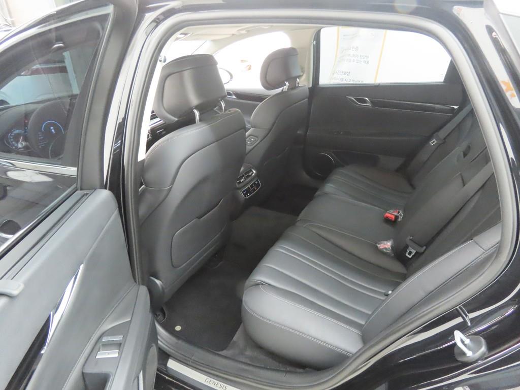 Genesis G80 - Vista 6