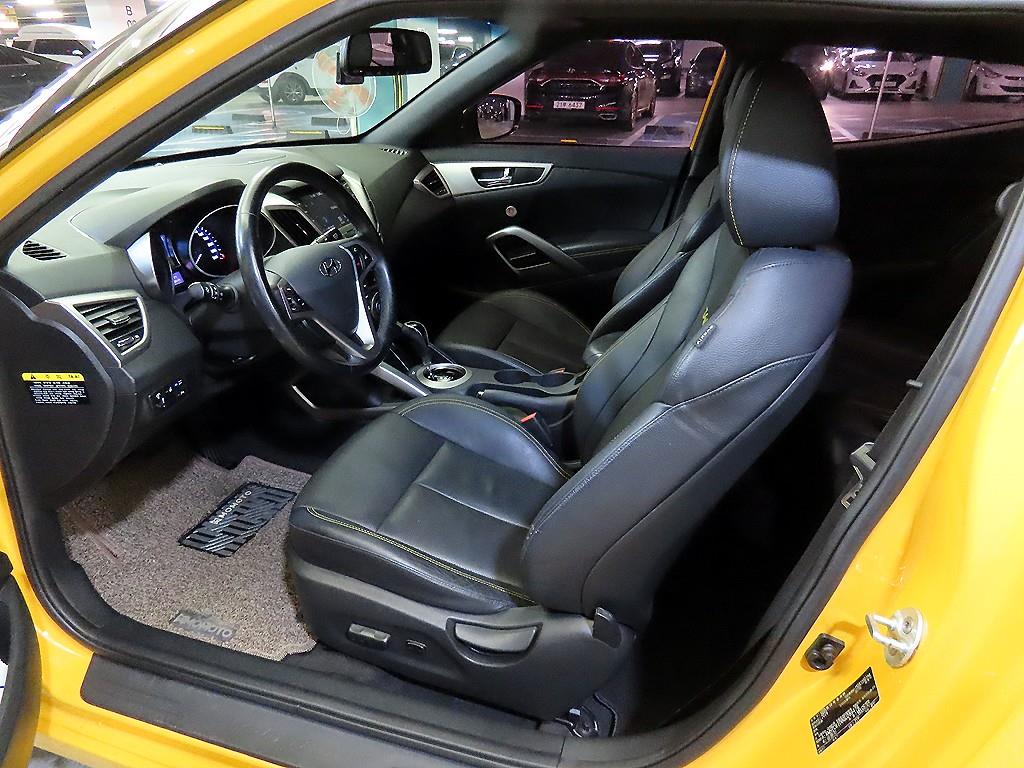 HYUNDAI Veloster - Vista 6