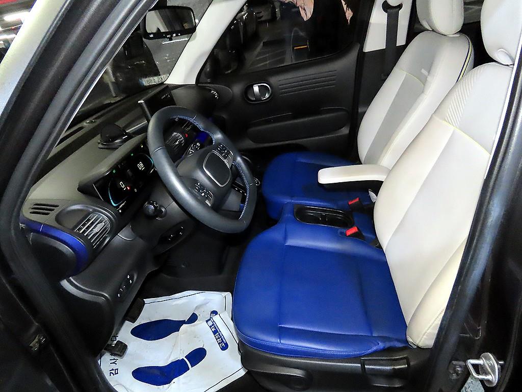 HYUNDAI Casper - Vista 6