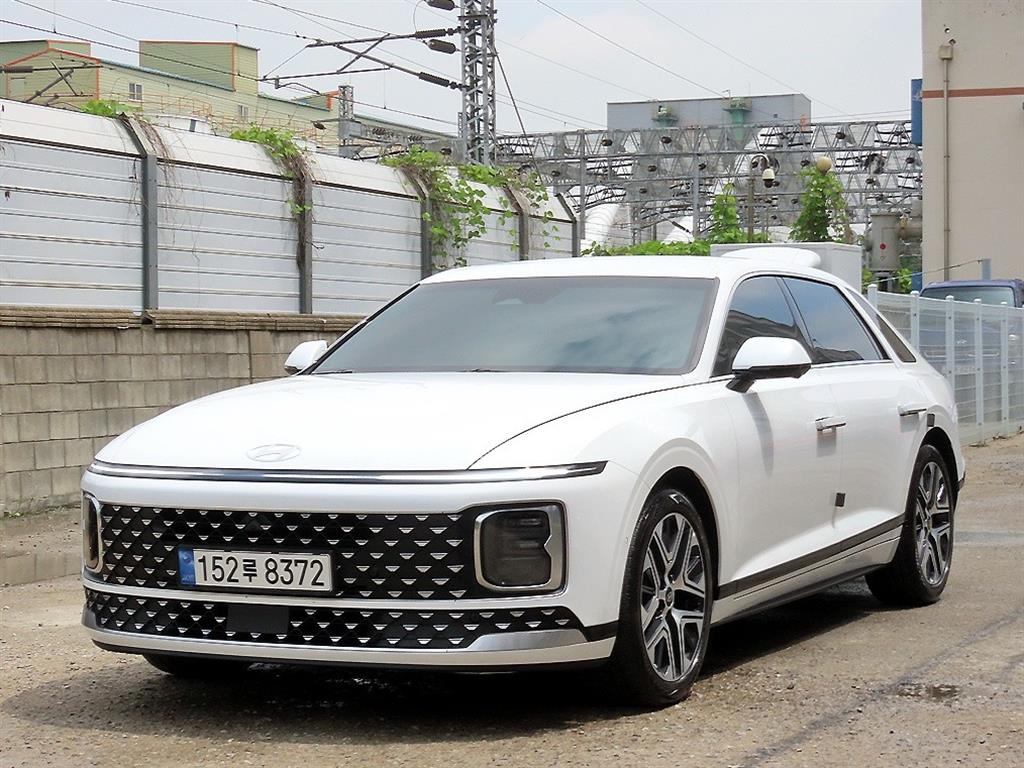 HYUNDAI Grandeur - Vista 2