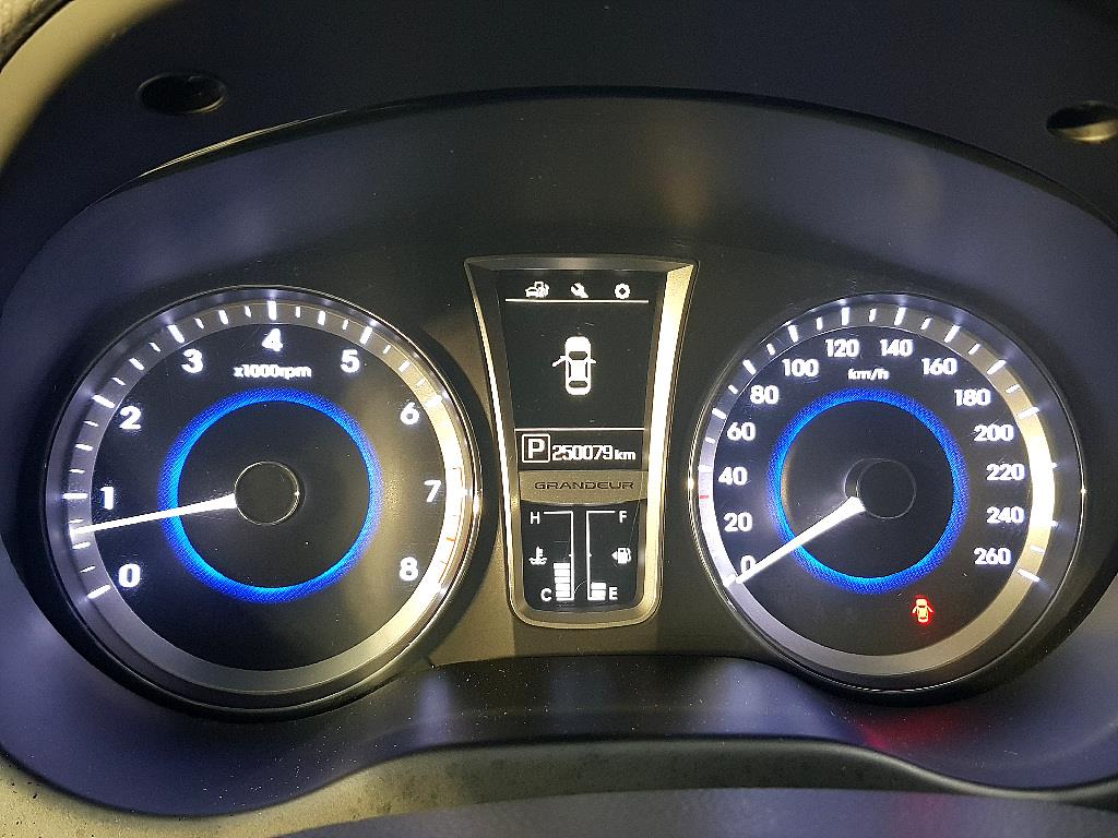 HYUNDAI Grandeur - Vista 7