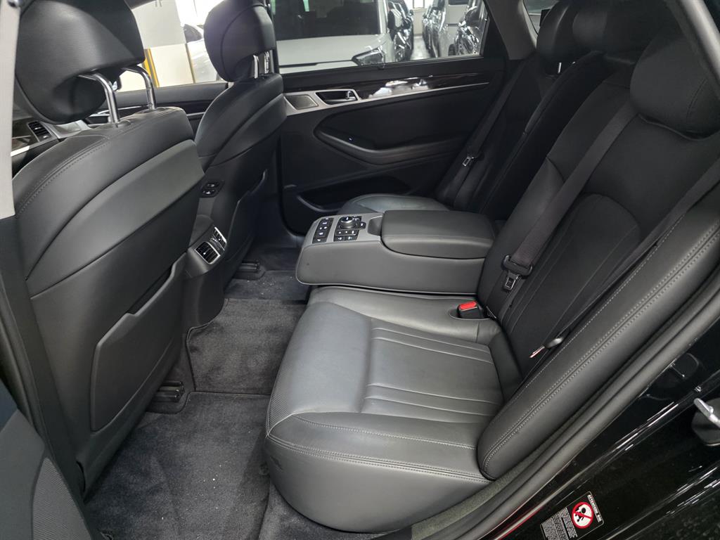 Genesis G80 - Vista 9