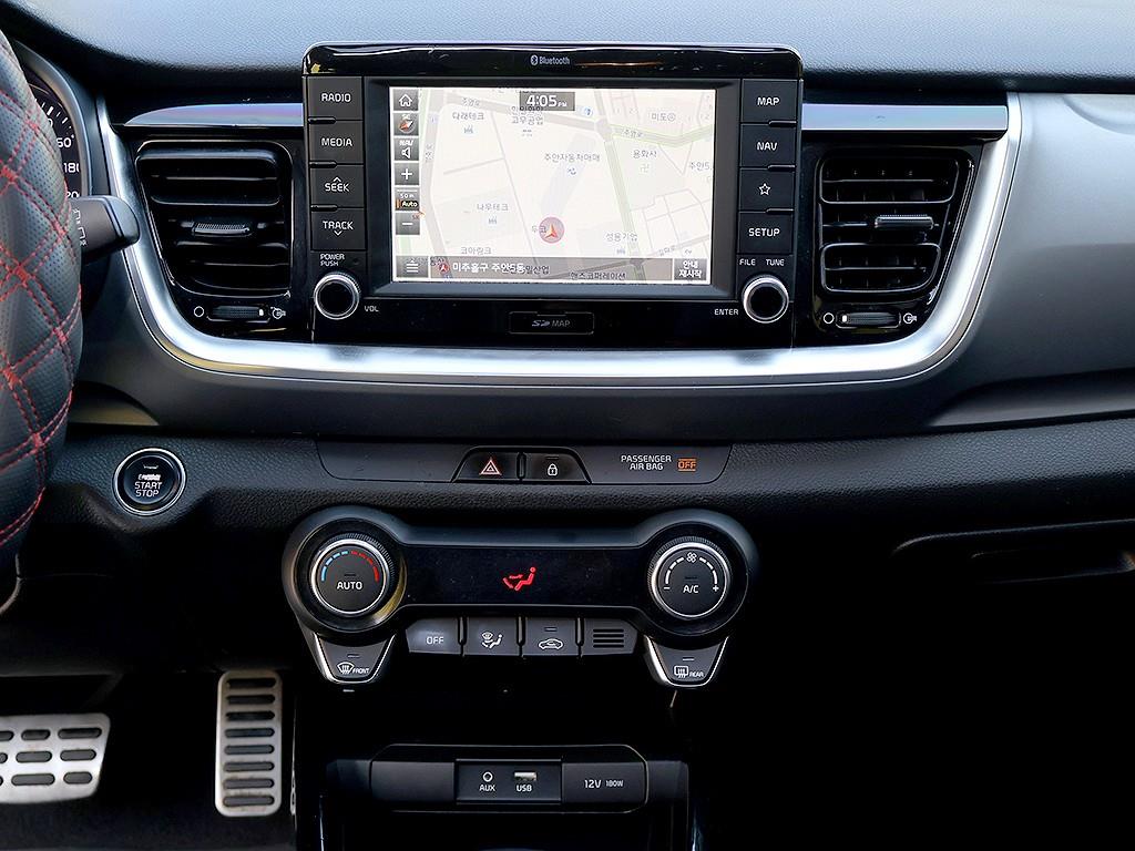 KIA Stonic 2019 Blanco - Importación desde Corea - HF Imports Iquique - Foto 9