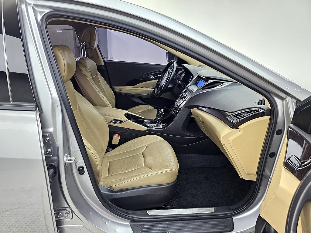HYUNDAI Grandeur - Vista 11