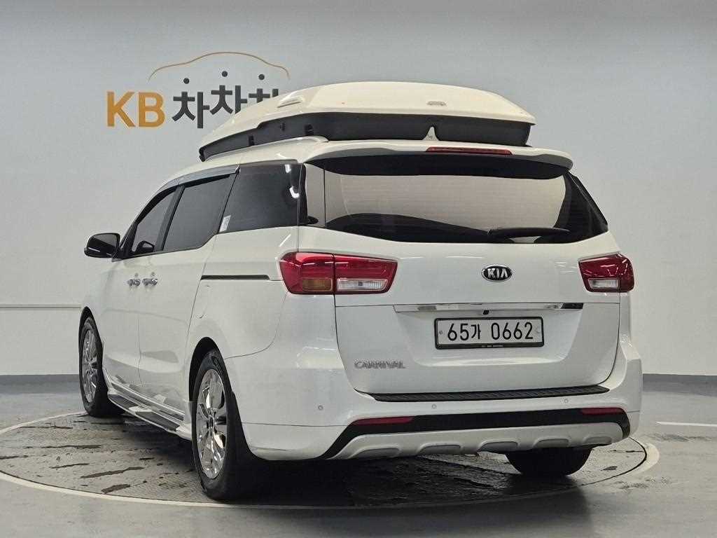 KIA Carnival - Vista 2